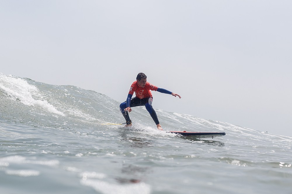 Clases de surf honomastico Escuela de Tablas Olas Perú