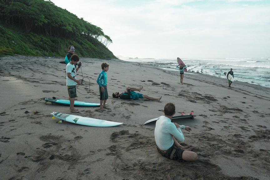 Clases de surf para Surftrip Escuela de Tablas Olas Perú