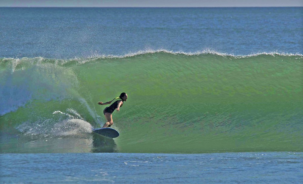 Clases de surf para Surftrip Escuela de Tablas Olas Perú